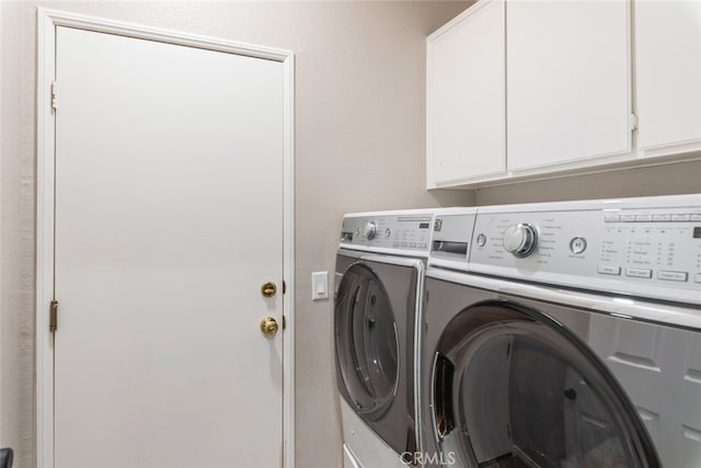 1044 Shadow Crest Cir, Corona, CA 92881 - laundry area featuring washer and clothes dryer, cabinet space, and mail area