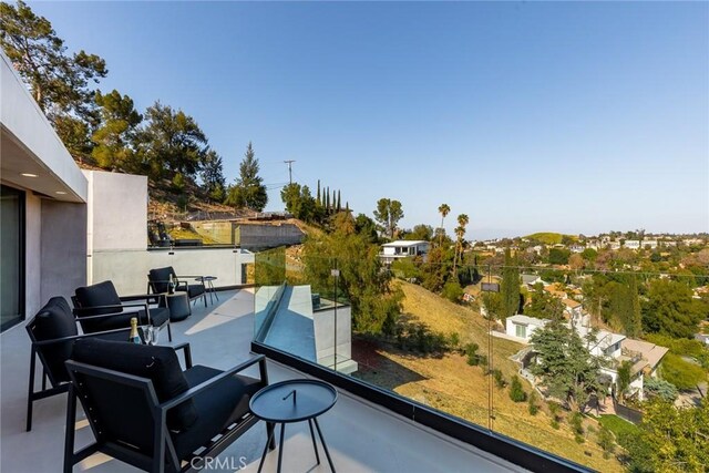 5130 Medina Rd, Woodland Hills, CA 91364 - photo 5