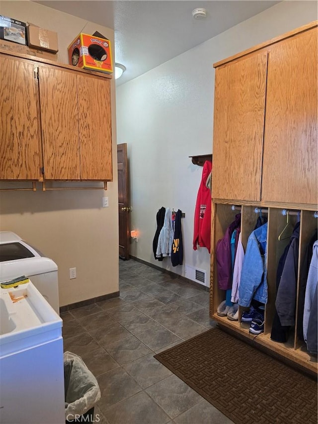 1014 Dusty Rd, Frazier Park, CA 93225 - clothes washing area featuring cabinet space and baseboards