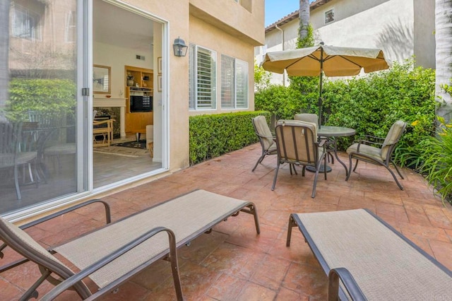 7256 Surfbird Cir, Carlsbad, CA 92011 - view of patio featuring outdoor dining area