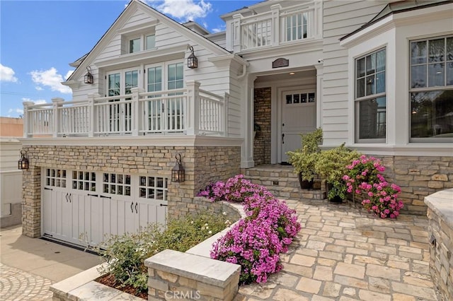2711 Elm Ave, Manhattan Beach, CA 90266 - view of front of property with stone siding and a balcony