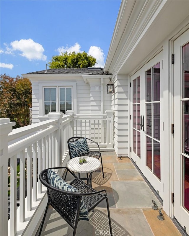 2711 Elm Ave, Manhattan Beach, CA 90266 - balcony featuring french doors