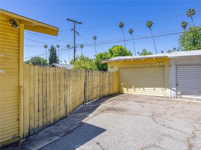 911 N Dos Robles Pl, Alhambra, CA 91801 - garage with fence