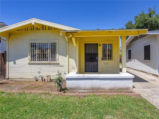 911 N Dos Robles Pl, Alhambra, CA 91801 - view of front facade featuring covered porch