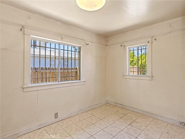 911 N Dos Robles Pl, Alhambra, CA 91801 - unfurnished room with baseboards