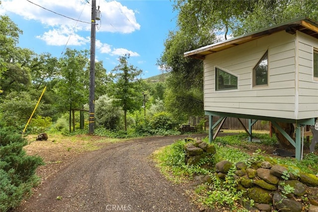 5338 Deception River Rd, Chico, CA 95928 - view of side of home with driveway