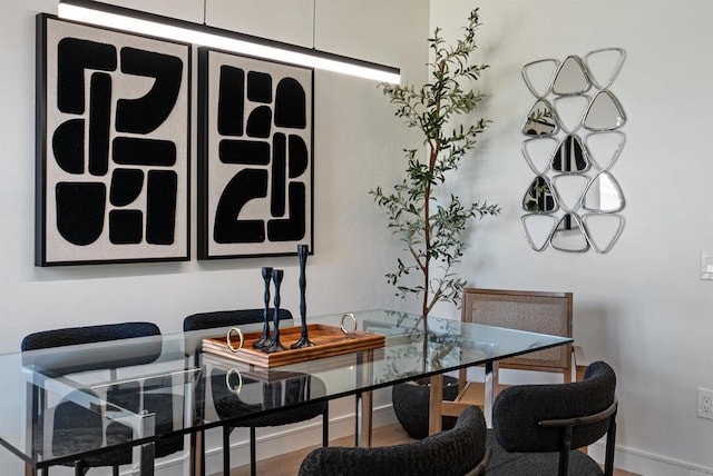4687 Murat Ct, San Diego, CA 92117 - dining room with baseboards