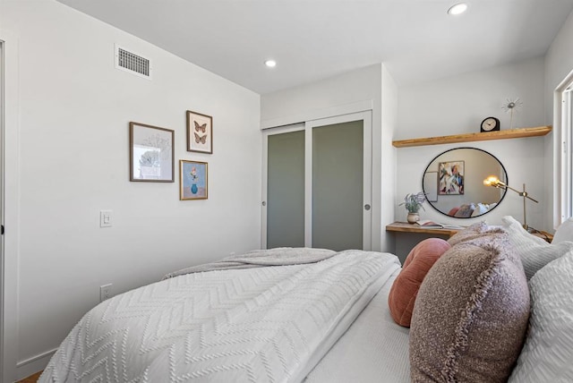4687 Murat Ct, San Diego, CA 92117 - bedroom featuring recessed lighting and a closet