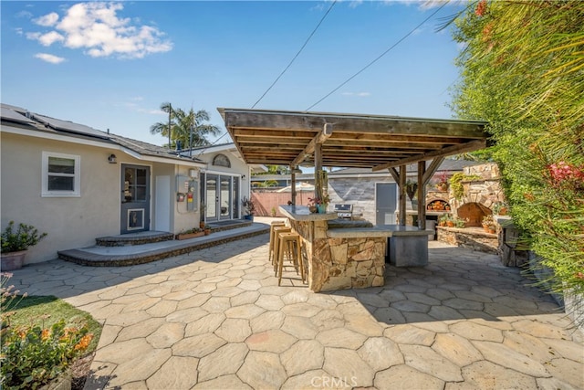 2731 N Rutgers Ave, Long Beach, CA 90815 - view of patio / terrace with a fenced backyard