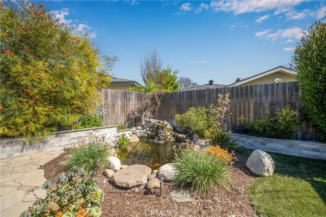 2731 N Rutgers Ave, Long Beach, CA 90815 - view of yard with fence