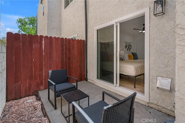 1075 Molino Ave Unit D, Long Beach, CA 90804 - view of patio featuring fence