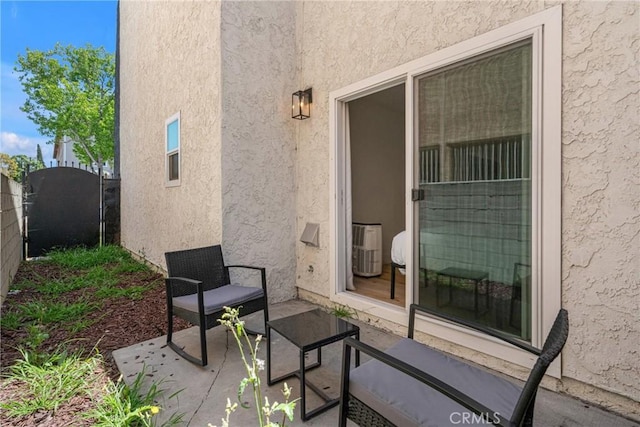 1075 Molino Ave Unit D, Long Beach, CA 90804 - view of patio featuring fence