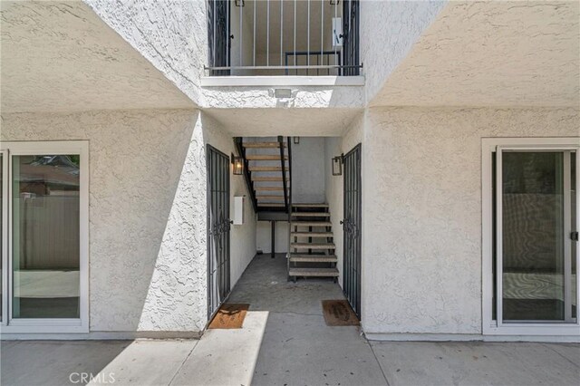 1075 Molino Ave Unit D, Long Beach, CA 90804 - entrance to property featuring stucco siding