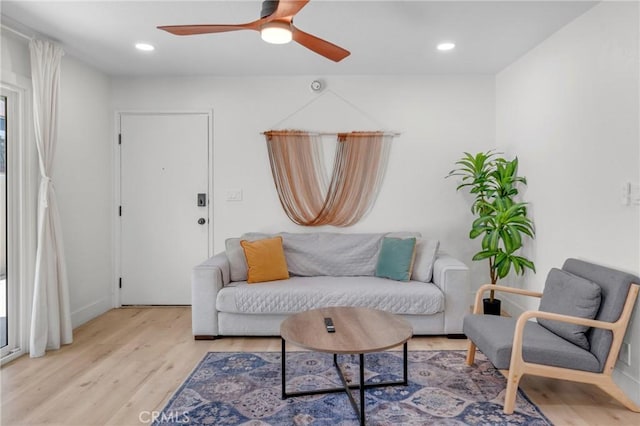 1075 Molino Ave Unit D, Long Beach, CA 90804 - living area featuring light wood-type flooring, a ceiling fan, baseboards, and recessed lighting