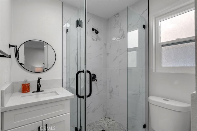 1075 Molino Ave Unit D, Long Beach, CA 90804 - bathroom featuring a marble finish shower, toilet, and vanity