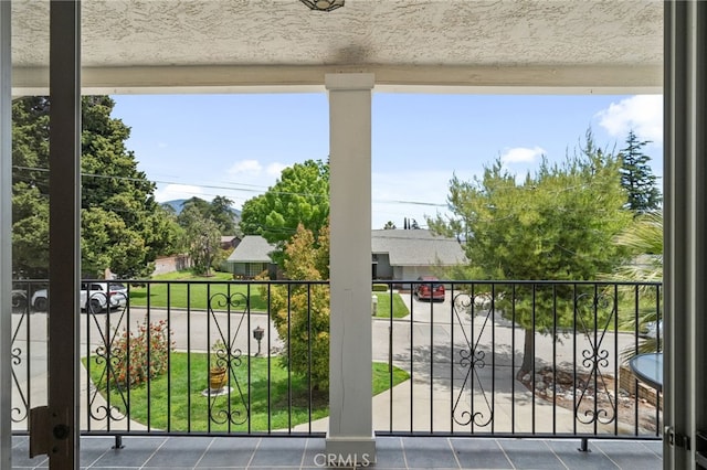 2137 N Murray St, Banning, CA 92220 - doorway with tile patterned flooring