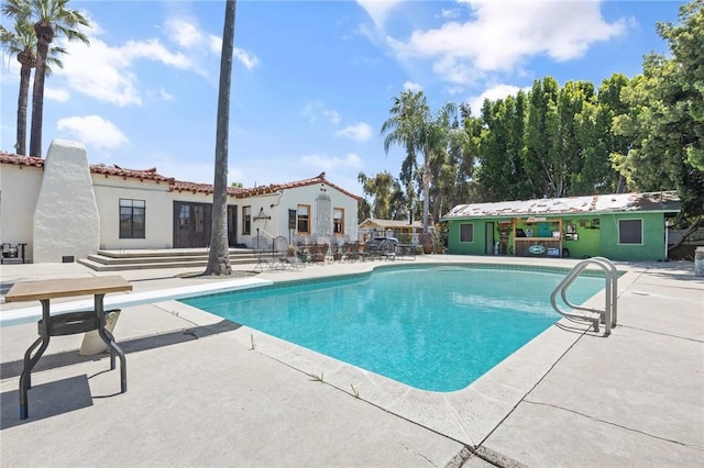 720 W La Habra Blvd, La Habra, CA 90631 - swimming pool featuring a patio area and a diving board