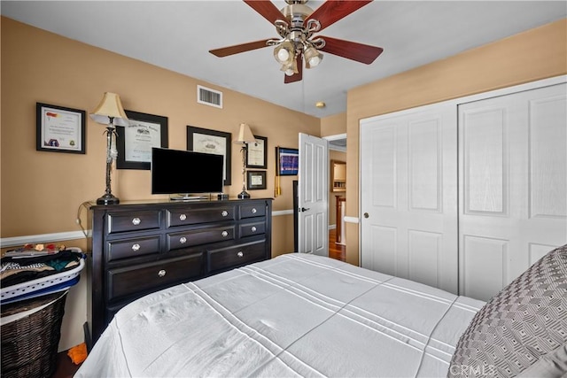 28456 Calex Dr, Valencia, CA 91354 - bedroom with a closet and ceiling fan
