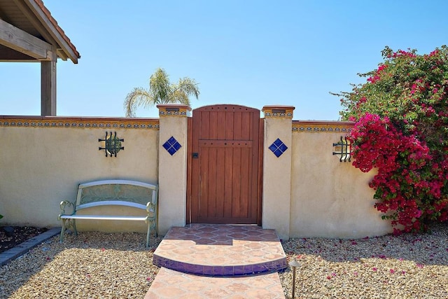 gate featuring fence