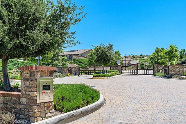 2521 Chad Zeller, Corona, CA 92882 - gate featuring fence