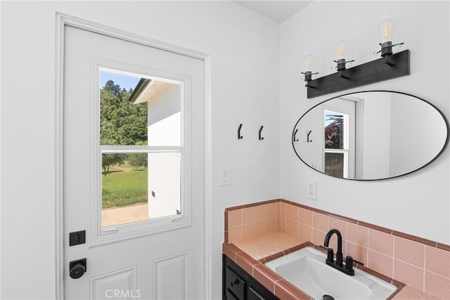 1804 Deer Canyon Rd, Arroyo Grande, CA 93420 - bathroom with tasteful backsplash and vanity