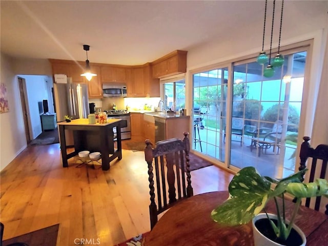 3889 Acorn Ct, Simi Valley, CA 93063 - dining room featuring light wood finished floors