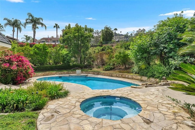 2484 Chauncy Pl, Riverside, CA 92506 - outdoor pool featuring an in-ground hot tub