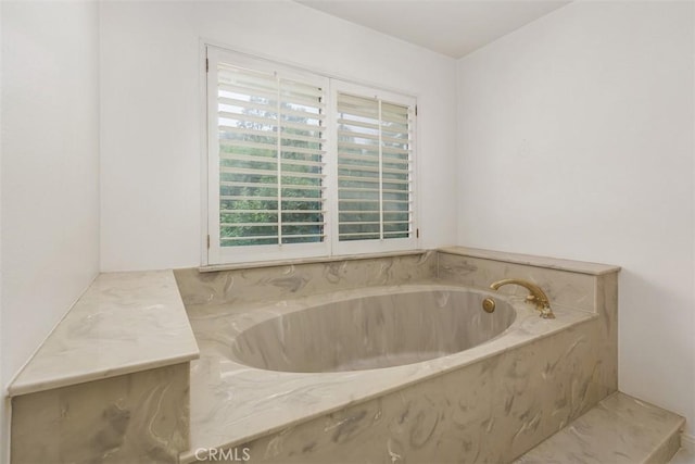 2484 Chauncy Pl, Riverside, CA 92506 - full bathroom with a bath