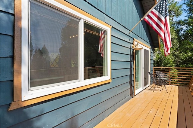 698 W Victoria Ct, Lake Arrowhead, CA 92352 - view of wooden deck