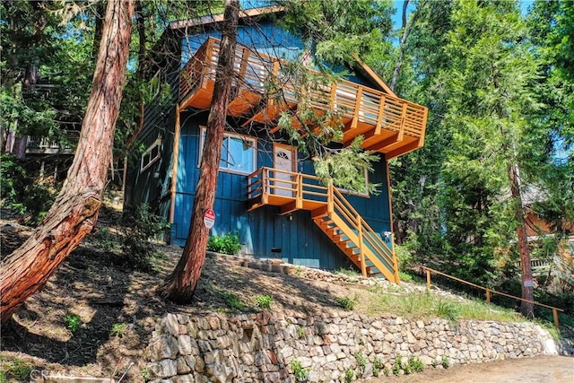 698 W Victoria Ct, Lake Arrowhead, CA 92352 - view of playground with stairway