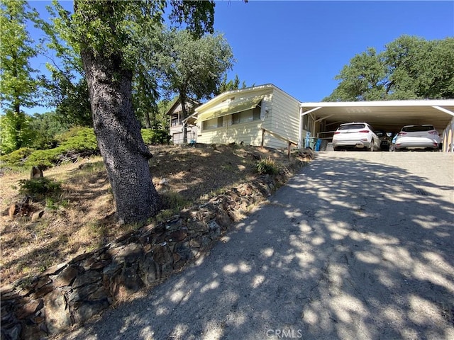 560 Silver Leaf Dr, Oroville, CA 95966 - view of property exterior with driveway