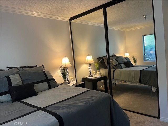18900 Delaware Unit 12, Huntington Beach, CA 92648 - bedroom with carpet floors, ornamental molding, and a textured ceiling