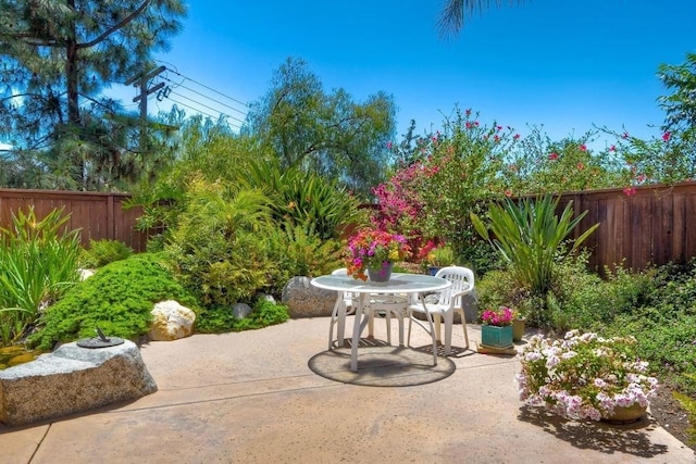 1752 Russet Leaf Ct, El Cajon, CA 92019 - fenced backyard with a patio area and outdoor dining area