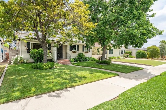 850 N Naomi St, Burbank, CA 91505 - view of front facade featuring a front yard
