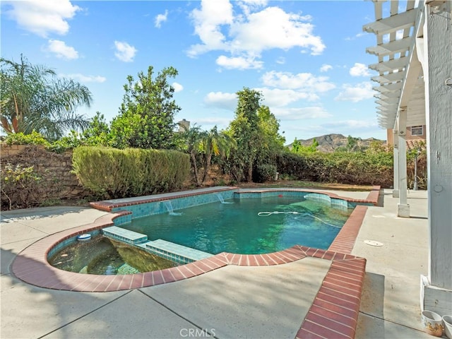 30375 June Rose Ct, Castaic, CA 91384 - view of pool featuring a pool with connected hot tub and a patio area