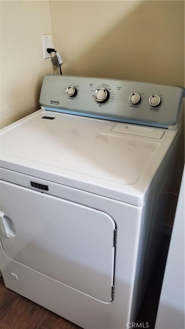 44709 6th St E, Lancaster, CA 93535 - laundry area featuring washer / clothes dryer and dark wood finished floors