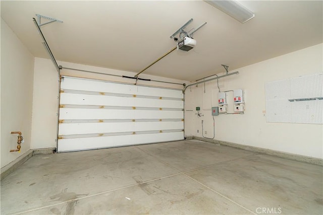 43250 Lago Brezza Dr, Indio, CA 92203 - garage featuring a garage door opener