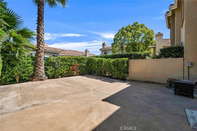 587 Fenwick Way Unit B, Simi Valley, CA 93065 - view of patio / terrace