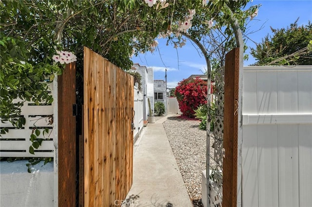 gate featuring fence