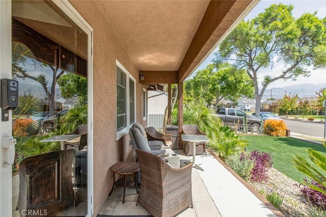 1821 N Niagara St, Burbank, CA 91505 - view of patio featuring a mountain view
