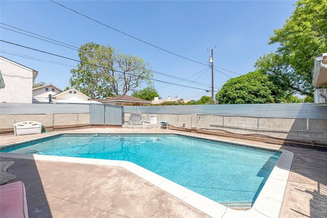 1821 N Niagara St, Burbank, CA 91505 - view of swimming pool featuring a fenced backyard and a patio area