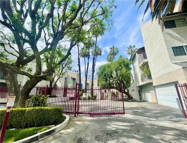 gate featuring fence