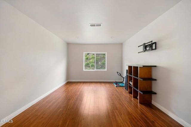 1985 Erin Way, Glendale, CA 91206 - unfurnished room with baseboards and wood finished floors
