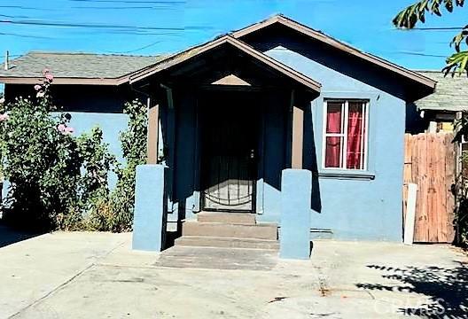 2305 Walter St, Huntington Park, CA 90255 - view of outdoor structure with fence