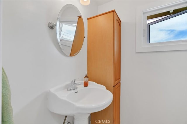 1961 W 187th Pl, Torrance, CA 90504 - bathroom with a sink
