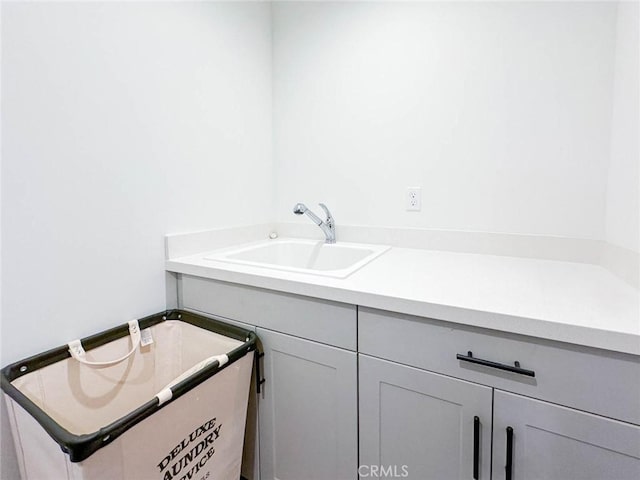 1053 Tiburon Way, San Luis Obispo, CA 93401 - washroom with a sink