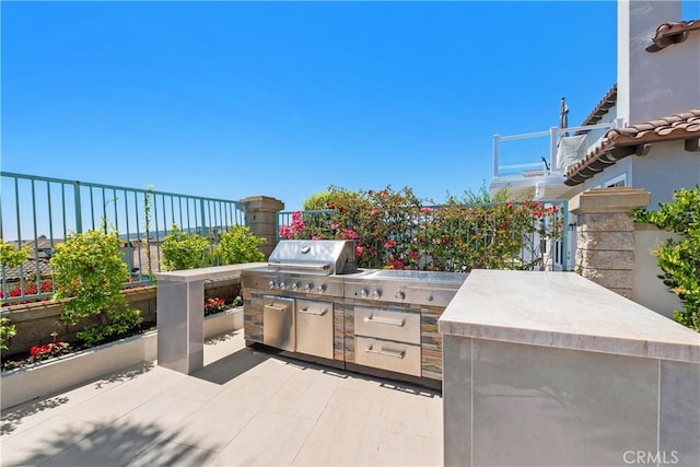 28 Brownsbury Rd, Laguna Niguel, CA 92677 - view of patio / terrace featuring an outdoor kitchen, grilling area, and fence