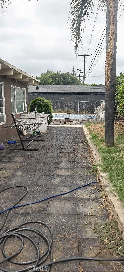 18565 E Gallarno Dr, Covina, CA 91722 - view of patio / terrace