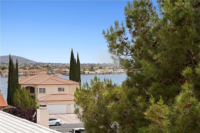 13985 Evergreen Ln, Victorville, CA 92395 - water view with mountains