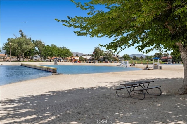 13985 Evergreen Ln, Victorville, CA 92395 - view of swimming pool featuring a mountain view
